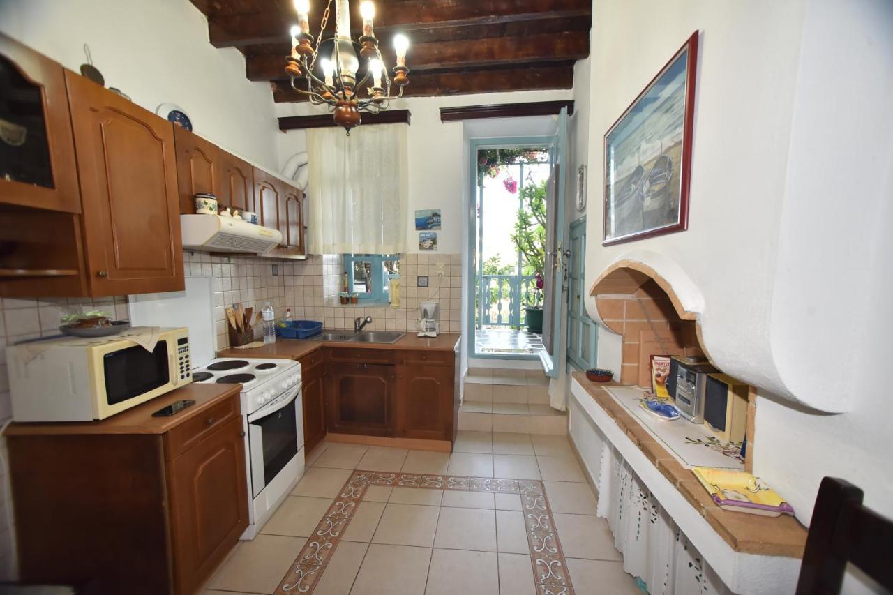 Traditional House By The Sea Mandraki  Exterior photo